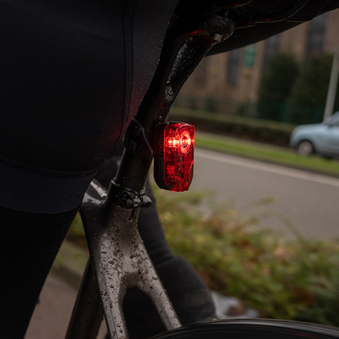 HENMI USB wiederaufladbare Fahrradlampe StVZO Elektrofahrrad-Rücklicht wasserdicht